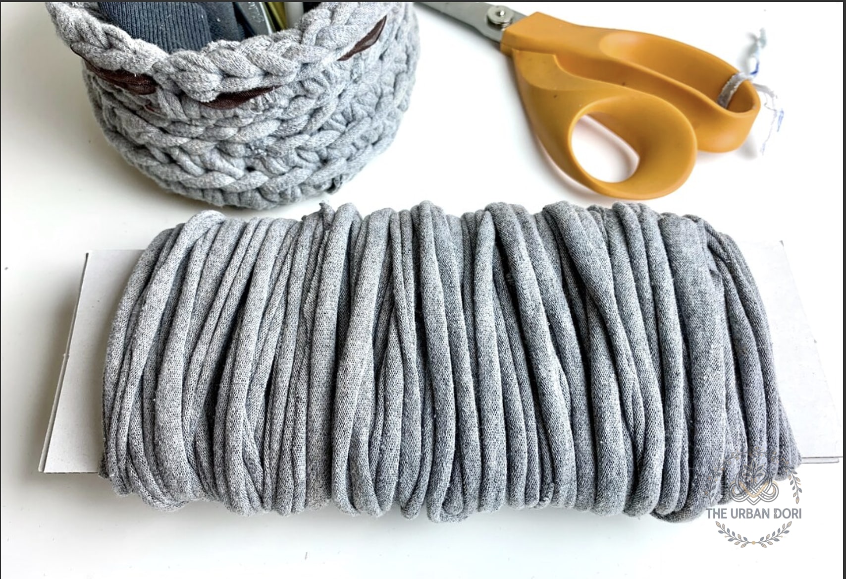 T - shirt yarn banner
