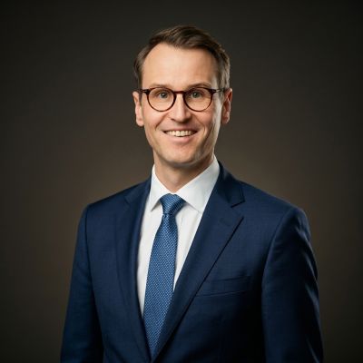 Hans, an experienced senior tax and life insurance specialist