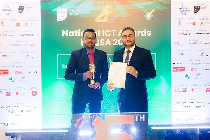 Award Presentation Duo