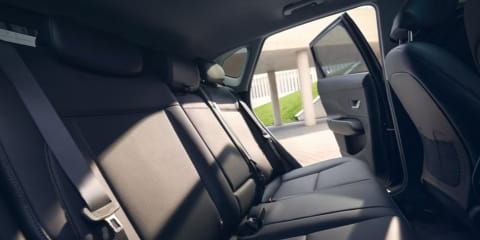 HME_SX2_HEV_INTERIOR_ROOMINESS_4x3