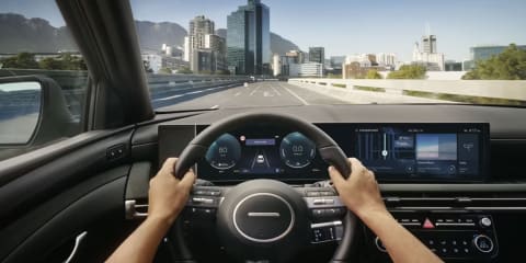 Hyundai_Tucson_PHEV_2024_Interior_07_SKV_HUD_4x3