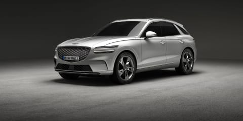 gme-eGV70-grey-exterior-still-indoor-photoStudio-sidefrontview-02-24_L-3_2