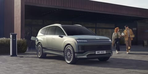 Hyundai_IONIQ_9_2024_exterior_Charging_FQ_16x9