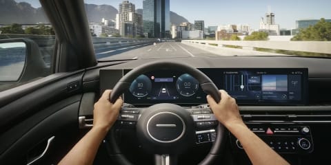 Hyundai_Tucson_PHEV_2024_Interior_07_SKV_HUD_4x3