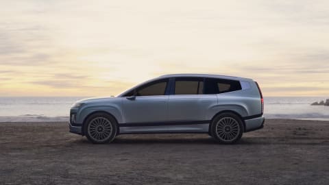 Hyundai_IONIQ_9_2024_exterior_Side_Profile_02_16x9