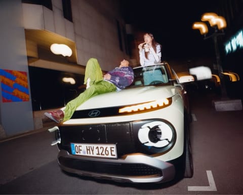 Hyundai_INSTER_2024_Exterior_IN-Moment_01_4x3 (2)