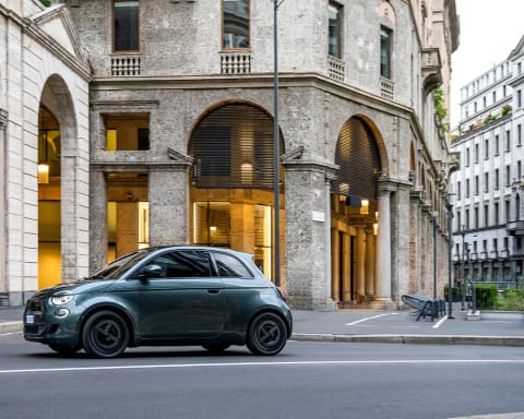 500e-giorgio-armani-outside6