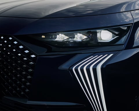 1-5-0_20-DS_7_light_signature-4_3