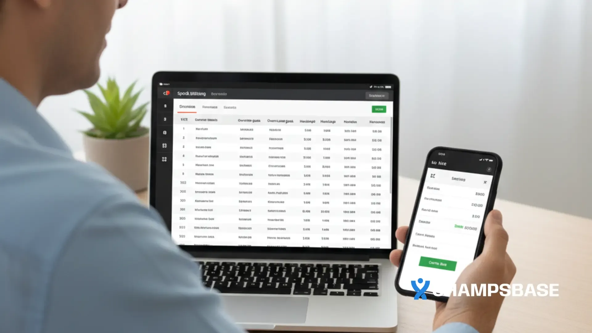 Homem compara odds pelo celular e no computador antes de fazer uma aposta esportiva