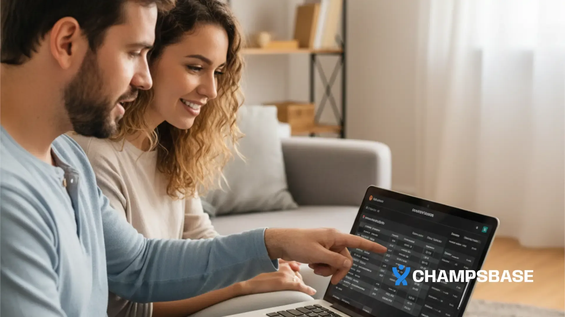 Duas pessoas analisando odds e mercados de apostas em basquete no notebook durante jogo ao vivo.