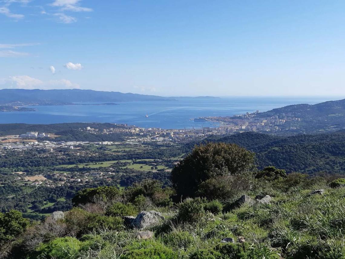 Du bord de mer vers Sant'Amanza et Ascallia