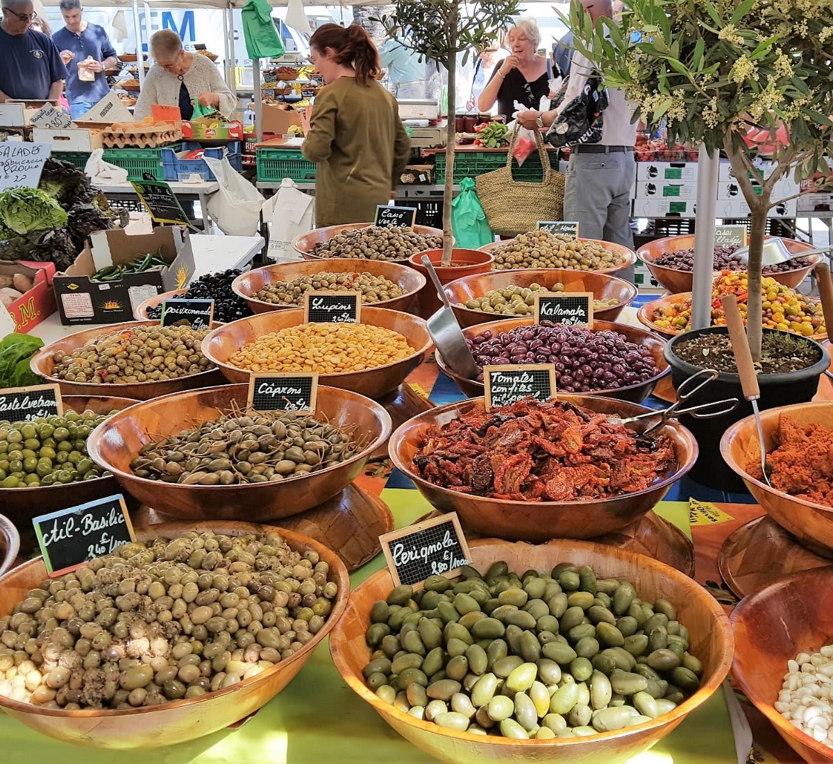 Marché de BelgodÚre