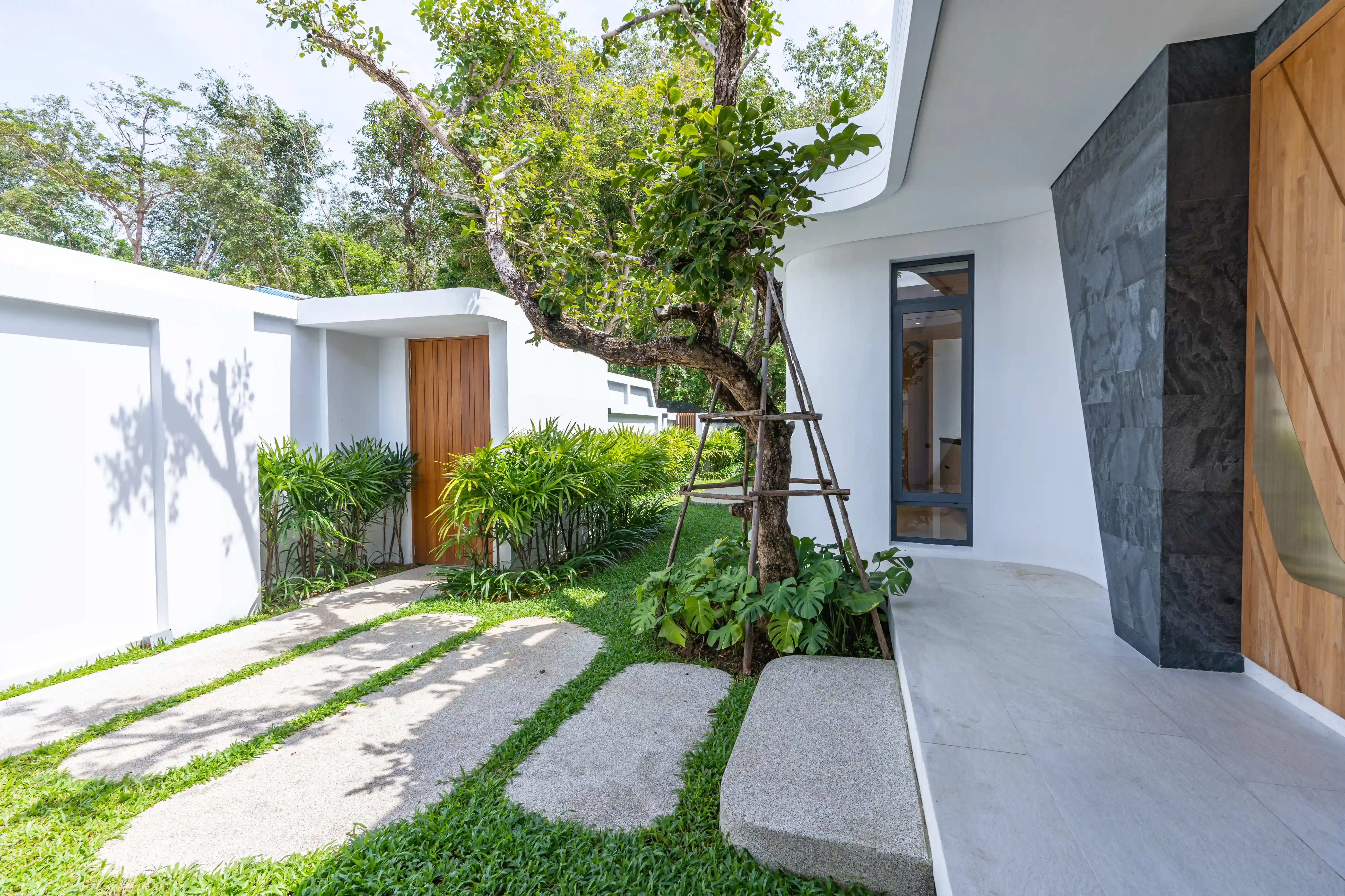 Project exterior — context