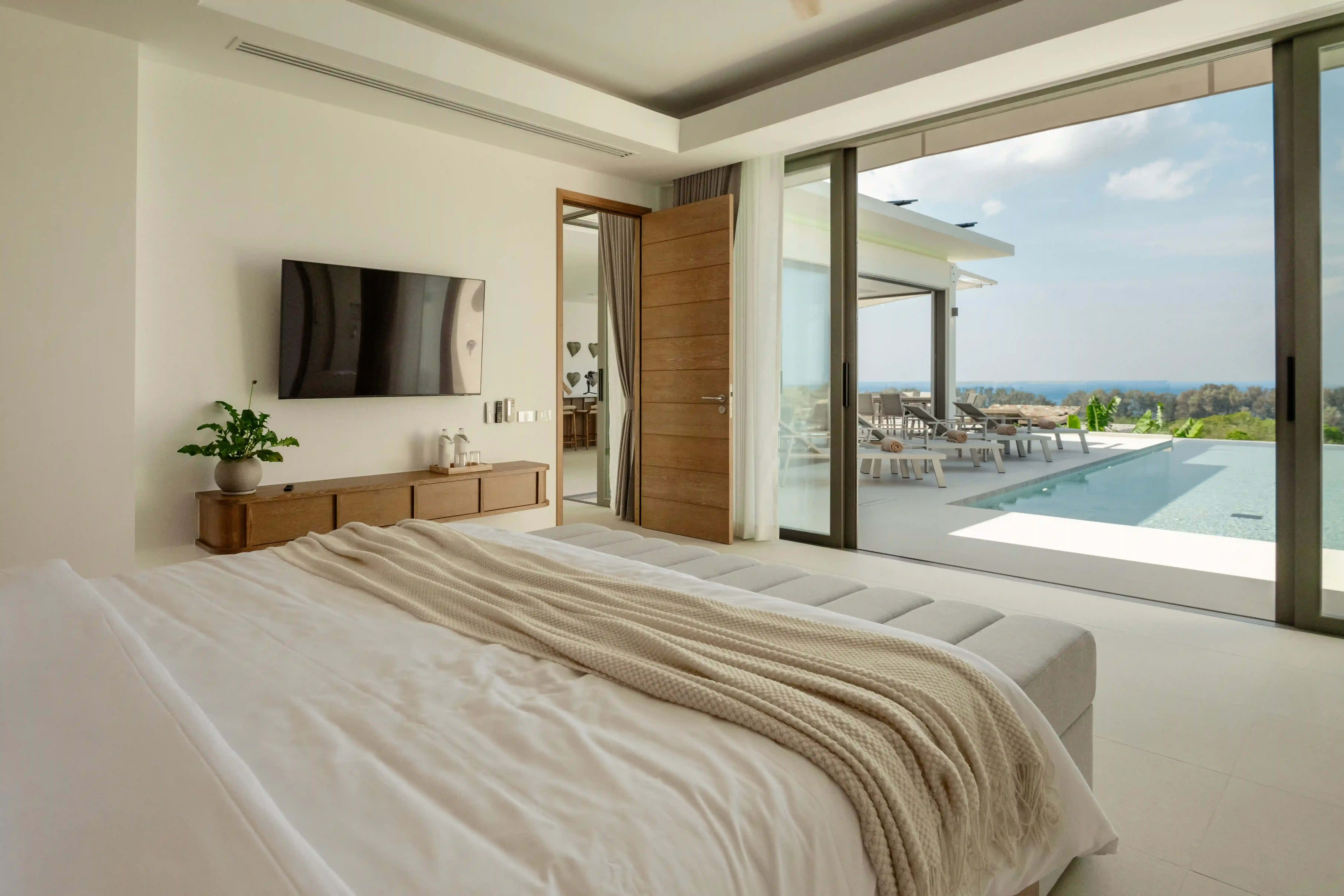 Vista Del Mar master bedroom