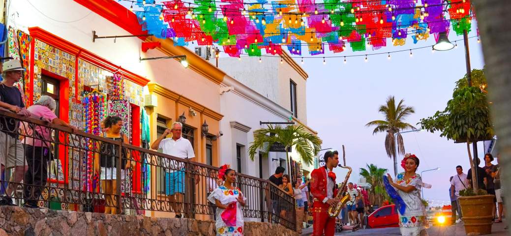 San Jose del Cabo Art Walk — stable secondary-home demand