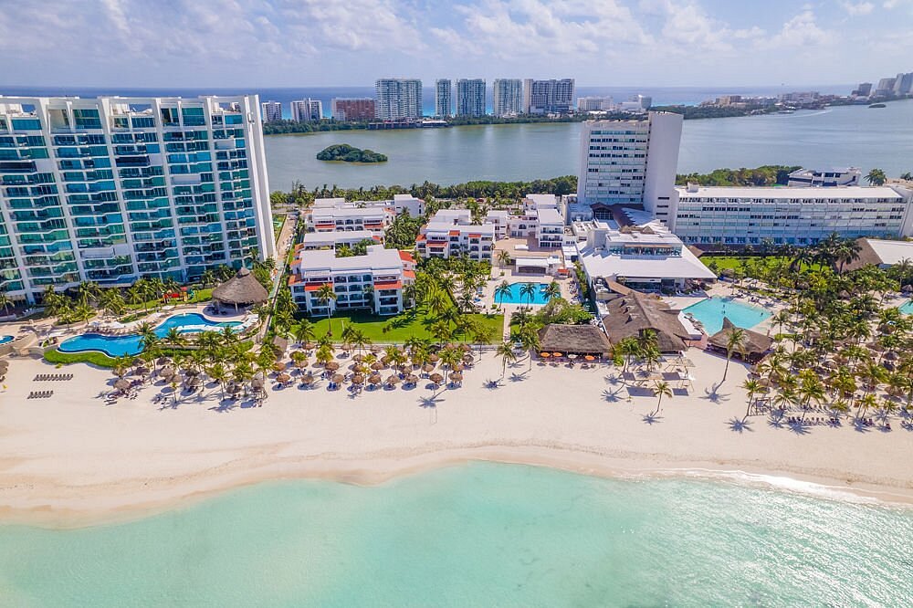 Los Cabos Vs Puerto Vallarta — comparison context