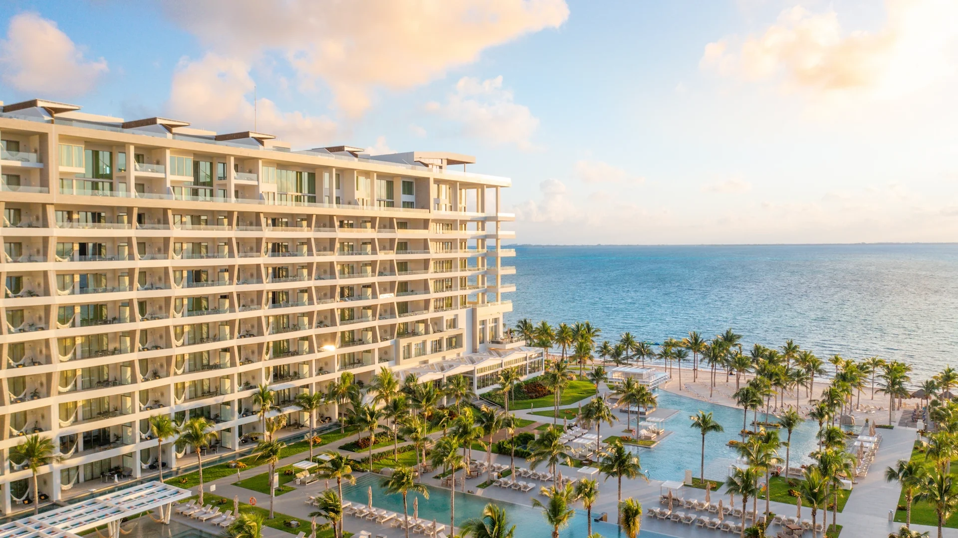 Los Cabos Vs Puerto Vallarta — investment corridor
