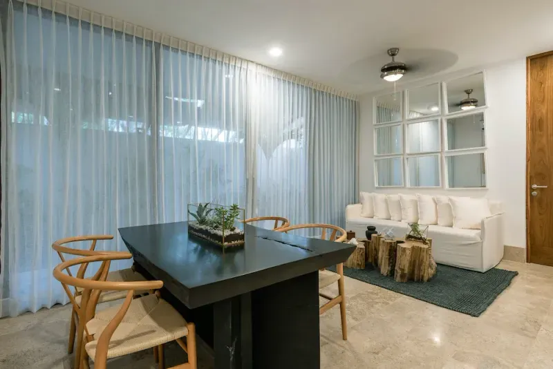 Cancun Huayacan corridor condo building exterior