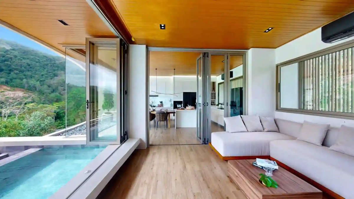 Prime Pano master suite interior