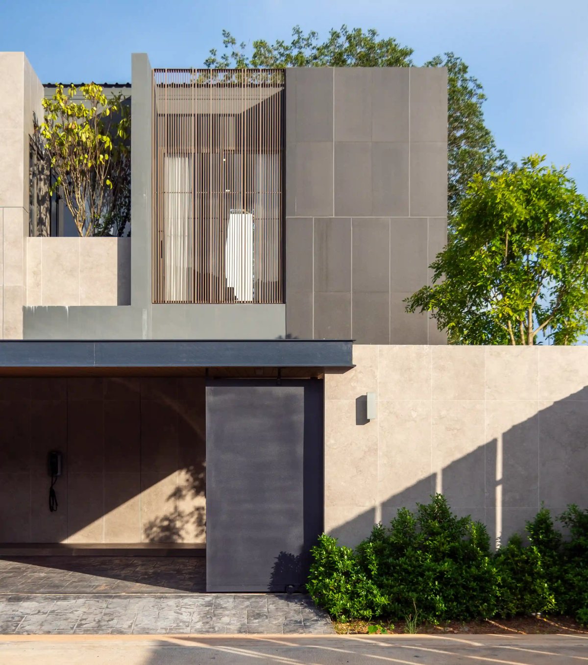 D'Chateau Kathu exterior, pool villa facade