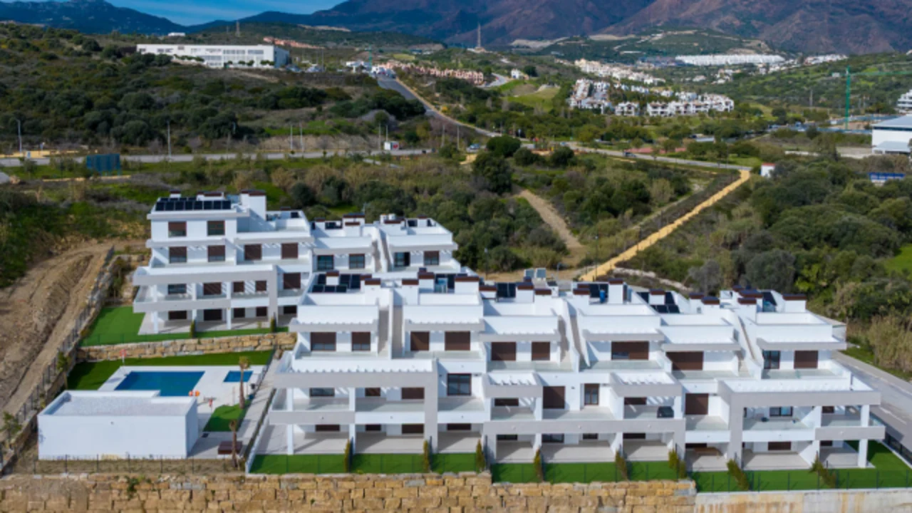 Bayside Homes Estepona: Neinor Prices & Review 2026