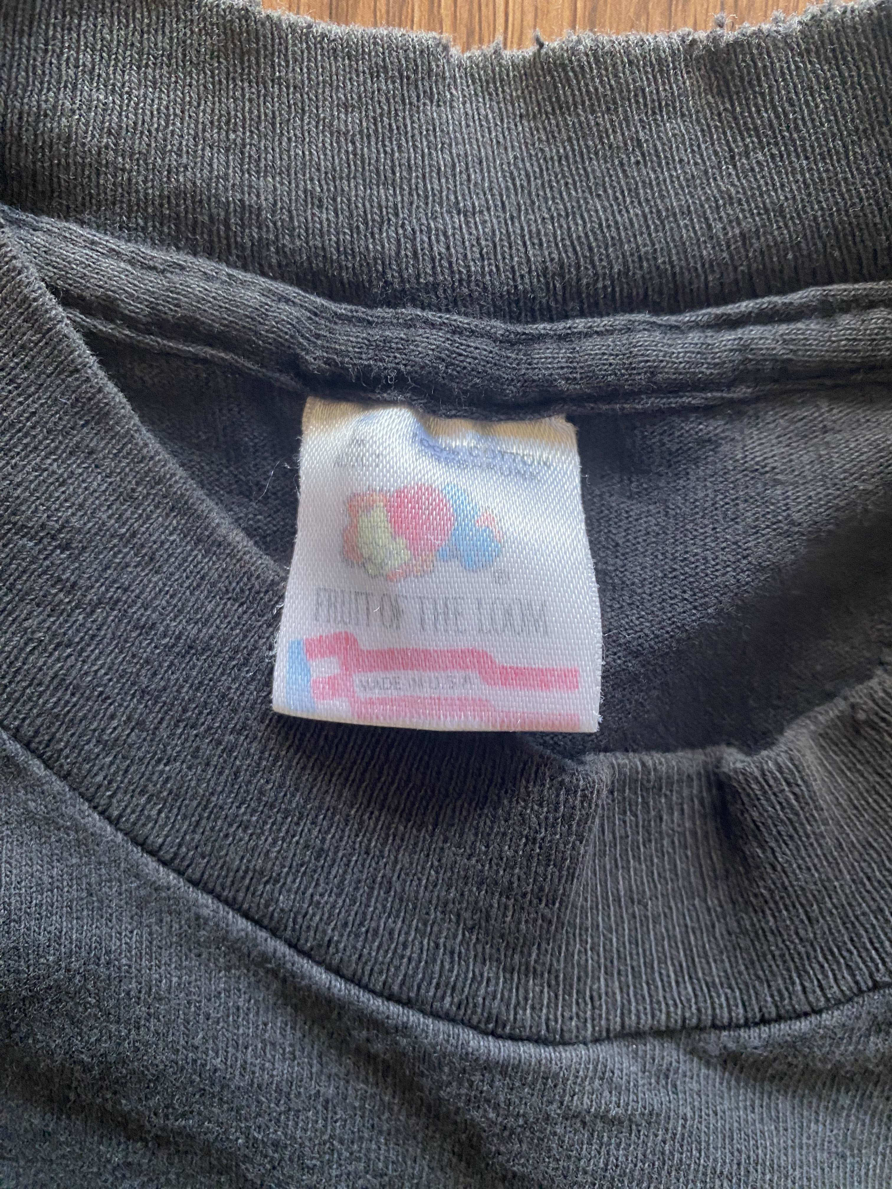Fruit of the Loom fruit cluster tag — Alaska Wolf early 90s