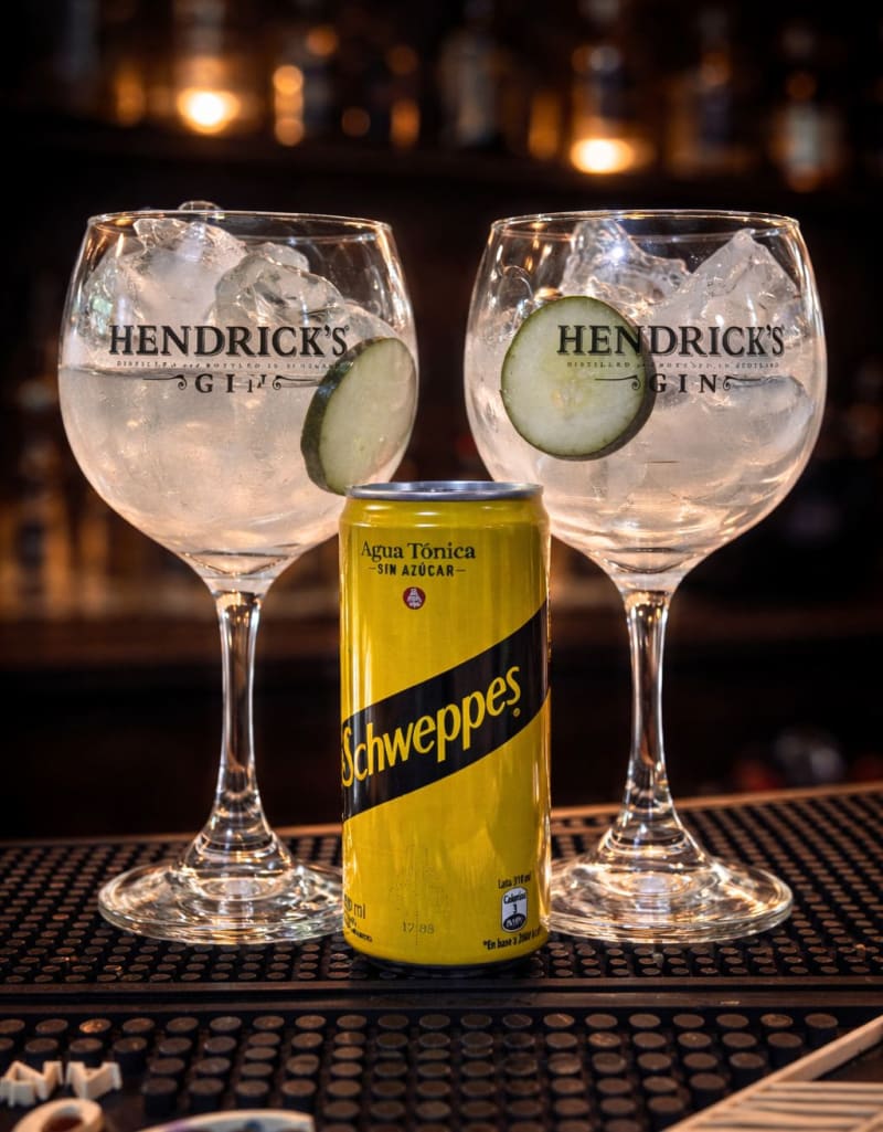 2 Cortos Gin Hendrick's + 1 Bebida