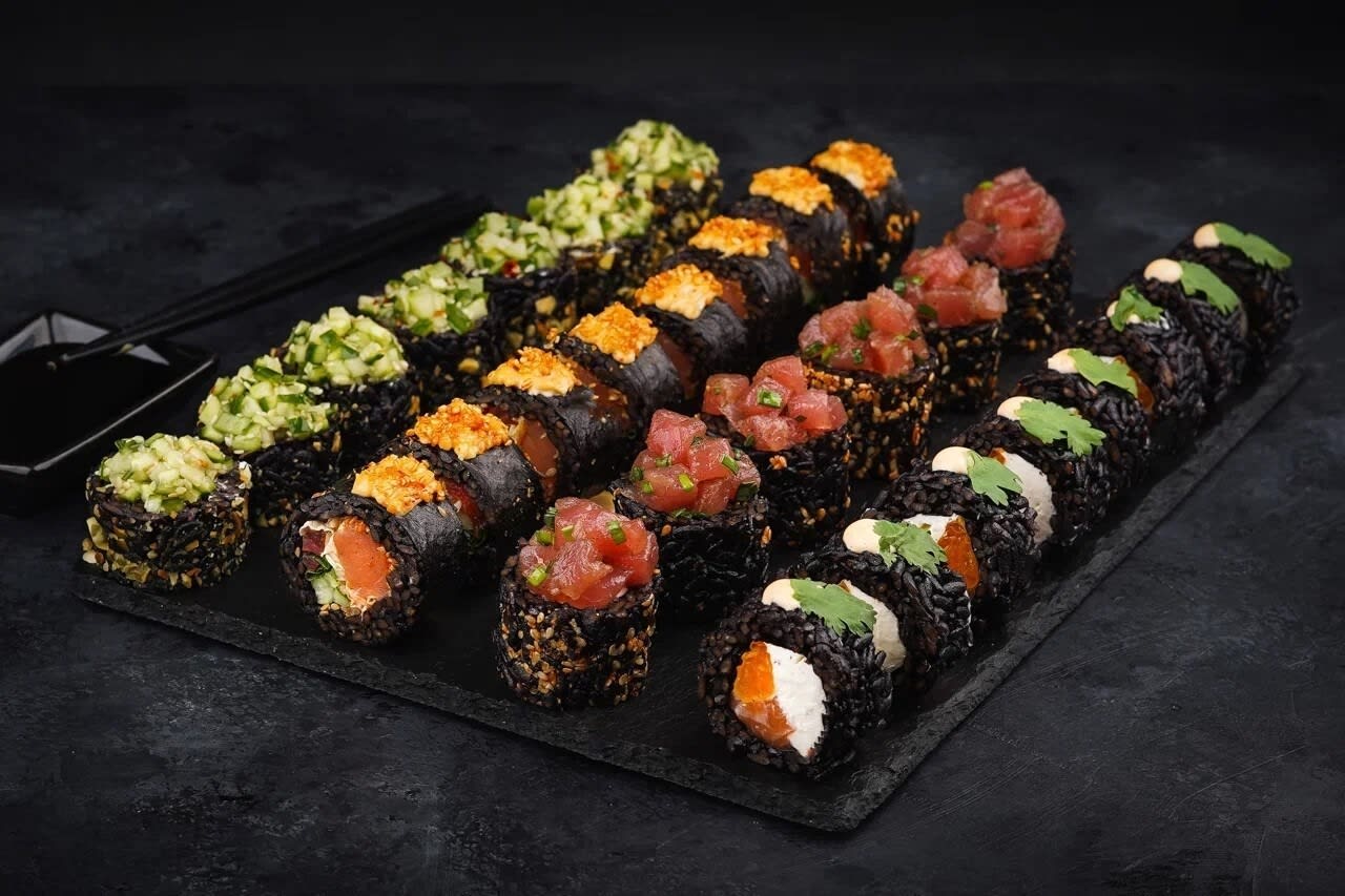 BLACK SUSHI