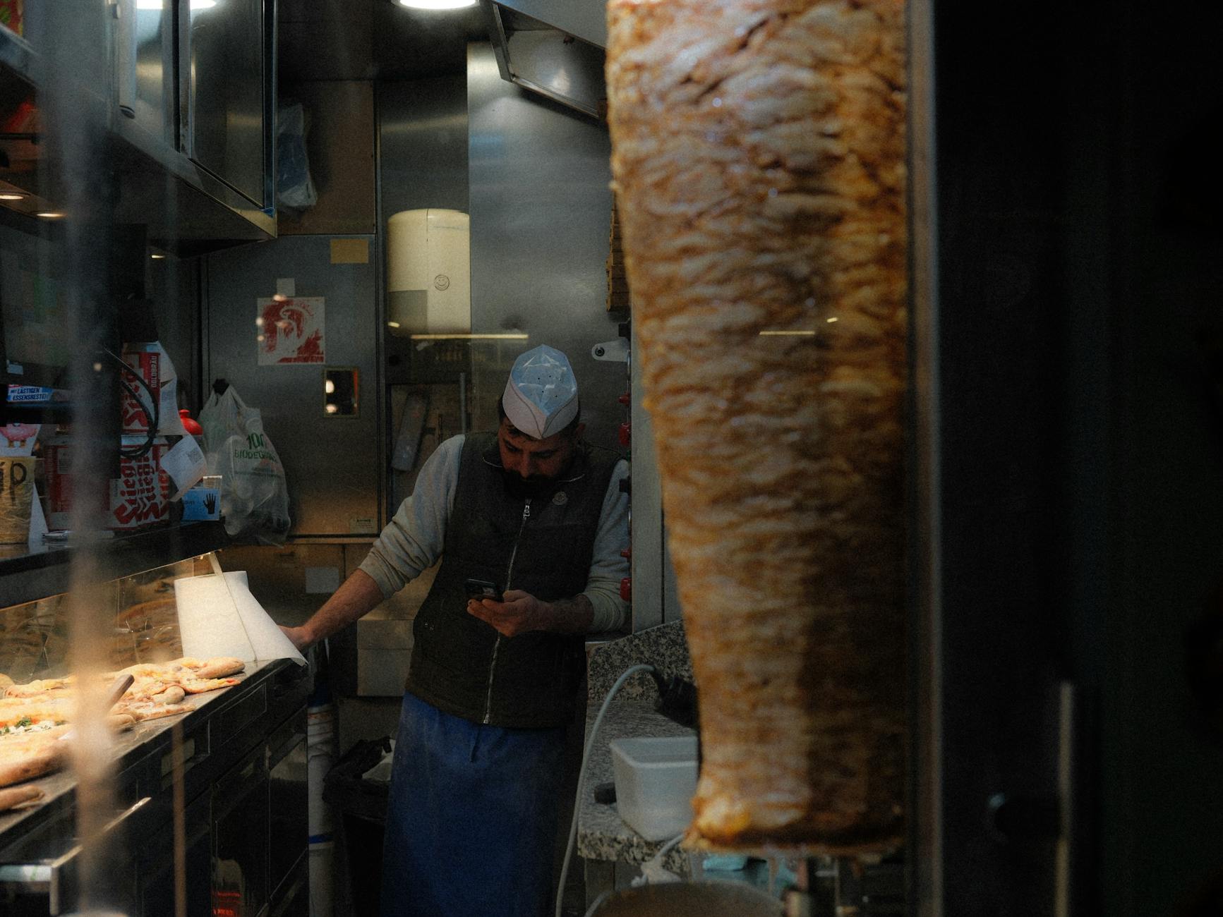 Tìm được quán ăn nhỏ ở hem, không có trên Google Maps, đồ ăn ngon quá