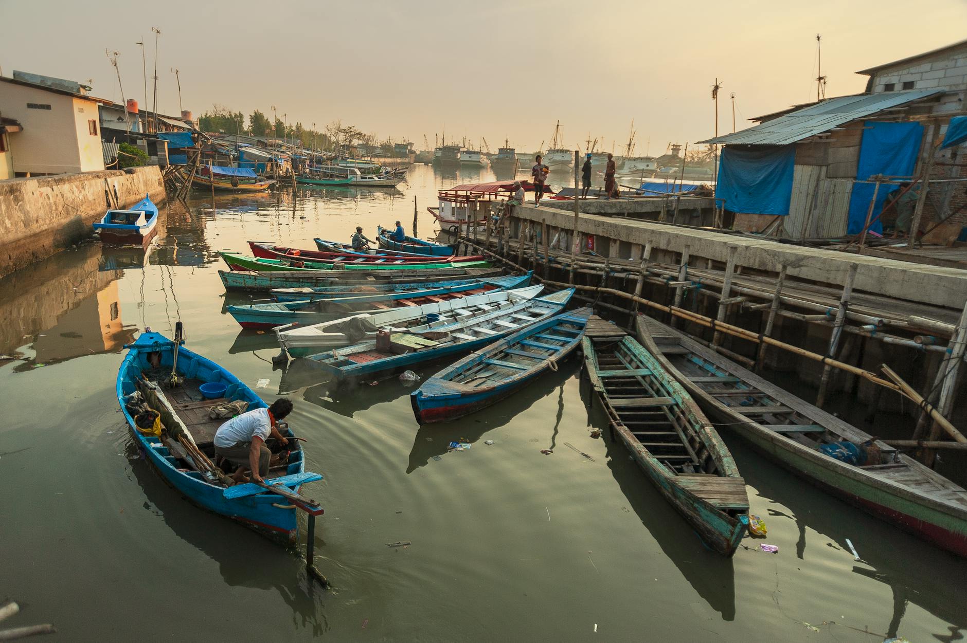 Sớm trên đảo Cô Tô: nhìn người dân thức dậy cùng sóng biển