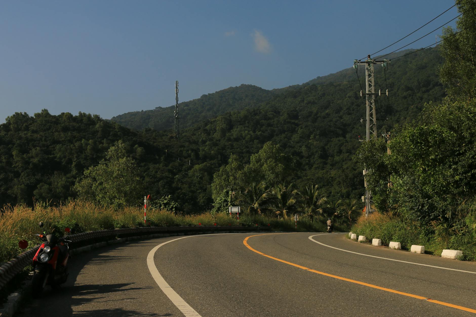 Chạy xe qua những cung đường Tây Bắc: đẹp và mệt