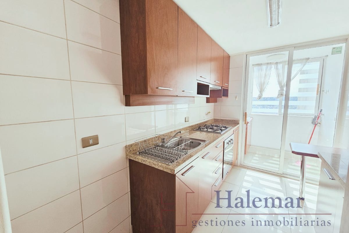 Lawrence 372, Puerto Montt