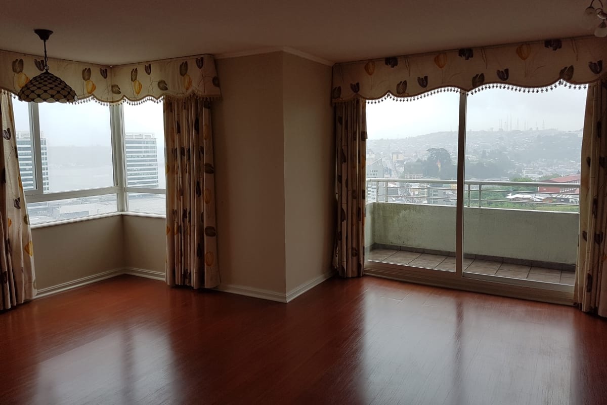 Lawrence 372, Puerto Montt