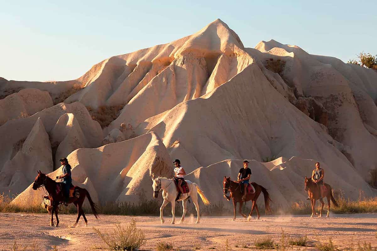 Kapadokya Gün Batımı At Turu