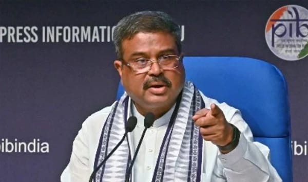 बंगाल में हिंसा की राजनीति पर घमासान, धर्मेंद्र प्रधान ने TMC पर साधा निशाना