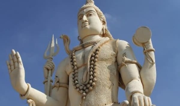 कर्नाटका का वो अद्भुत मंदिर जिसका है रामायण से नाता, भगवान शिव की 123 फीट ऊंची प्रतिमा