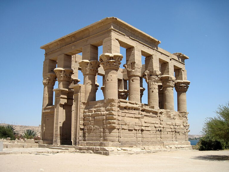 Quiosco de Trajano frente al Templo de Isis de Philae en la isla de Agilkia, Egipto I Autor: Olaf Tausch