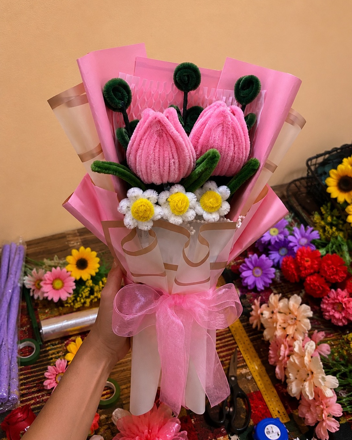 Daisy Tulip Affair thumbnail 6
