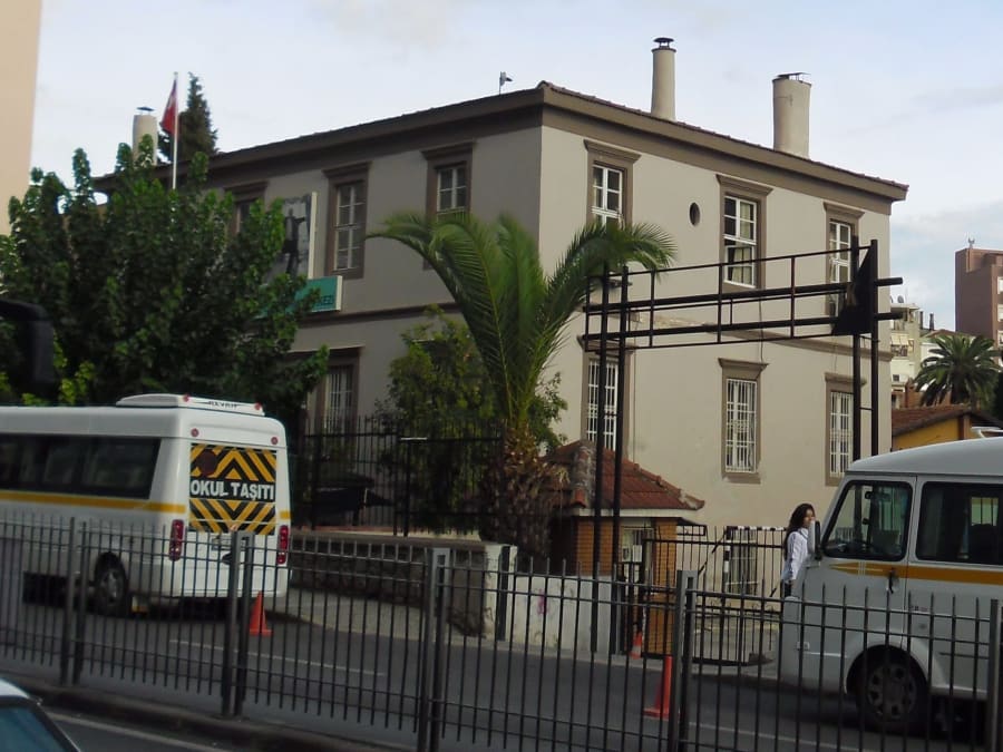 Bornova Halk Eğitim Merkezi Binası - 1