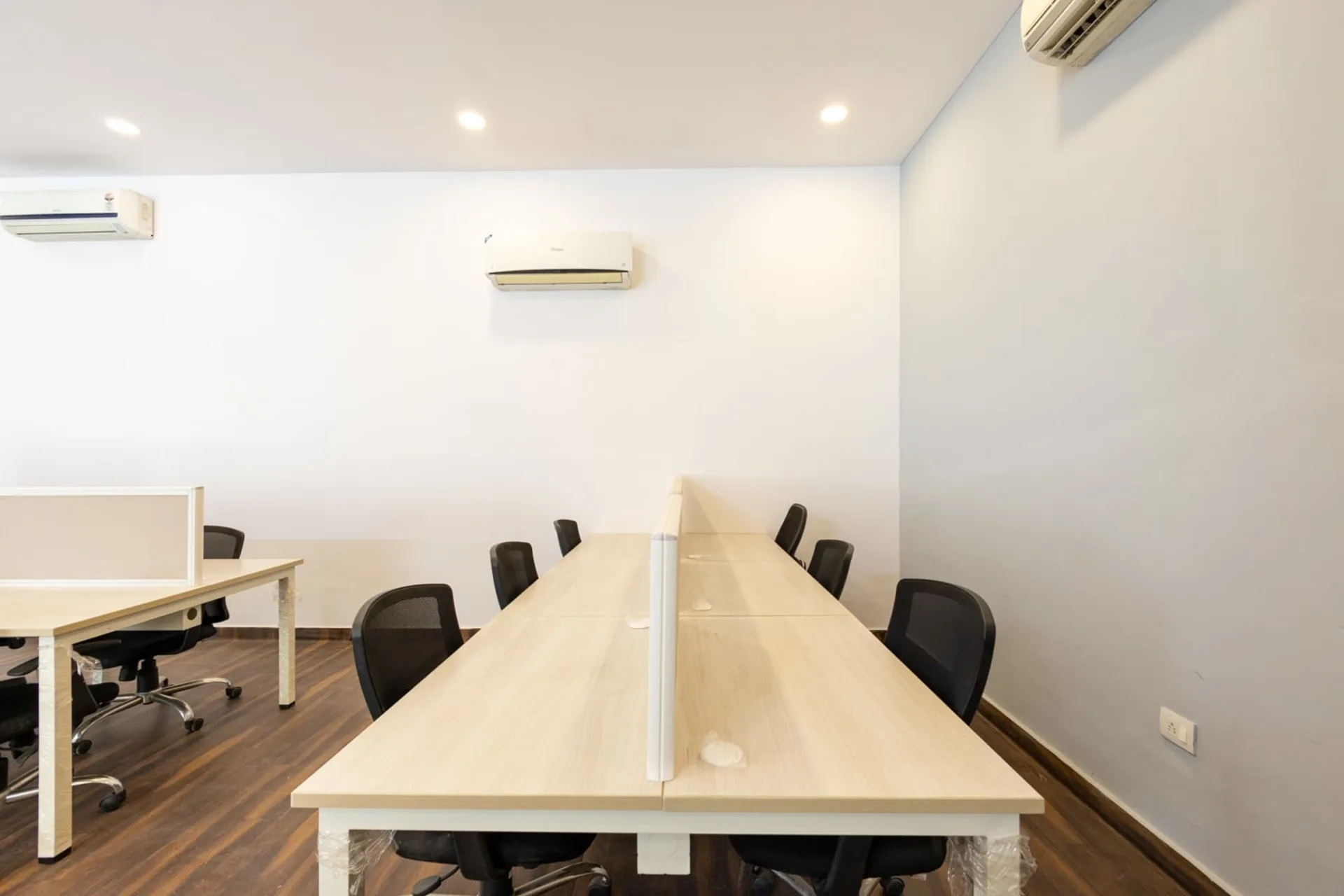La Vie En Rose Coworking and Cafe 8