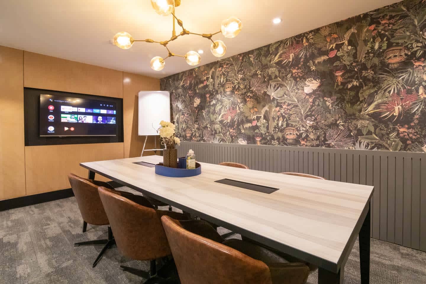 The Berry Coworks - Connaught Palace 7