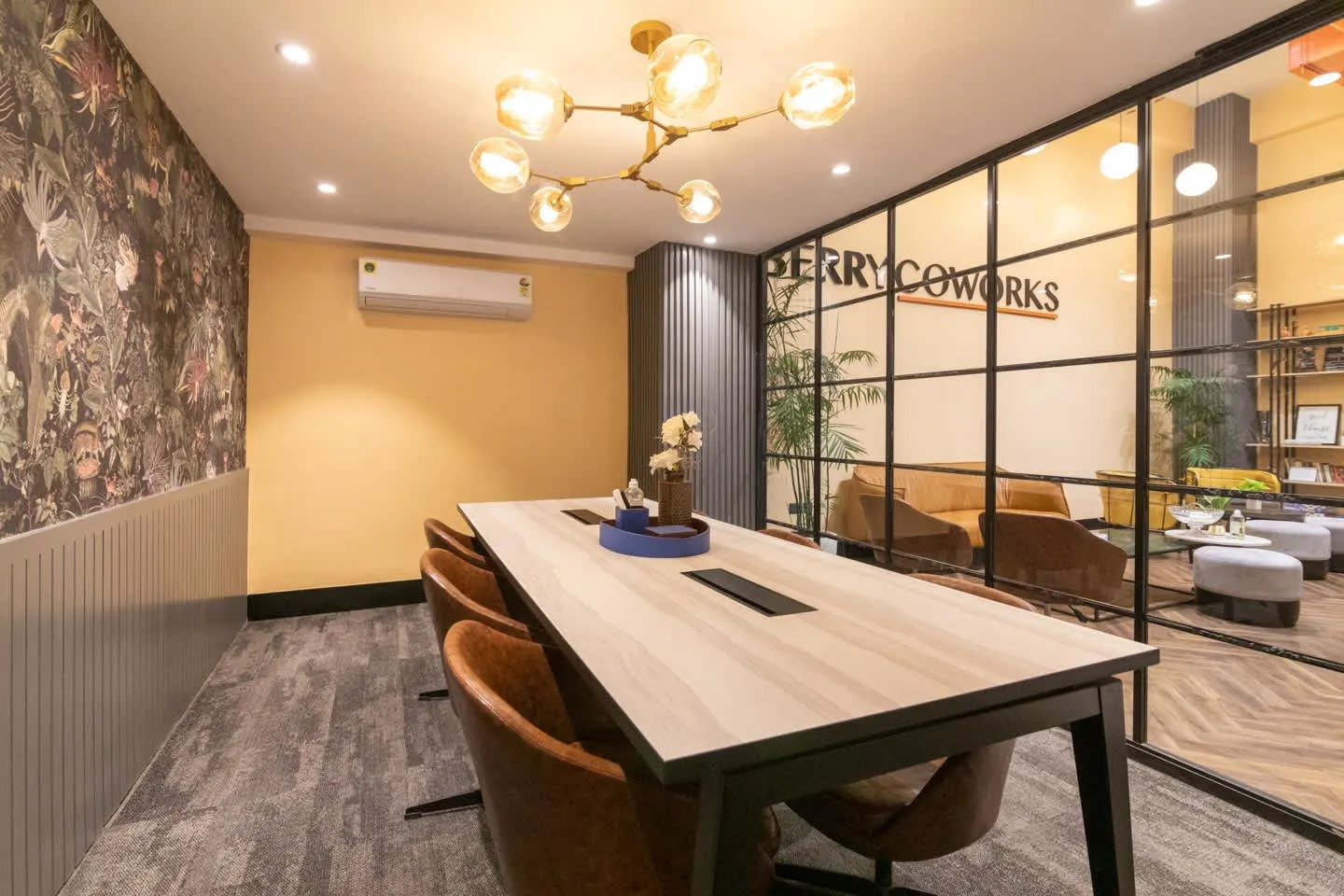 The Berry Coworks - Connaught Palace 3