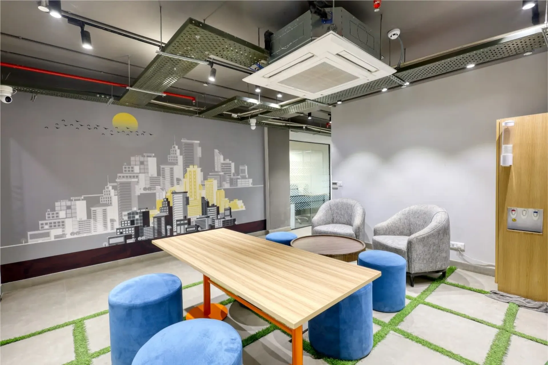Onward Workspace 13