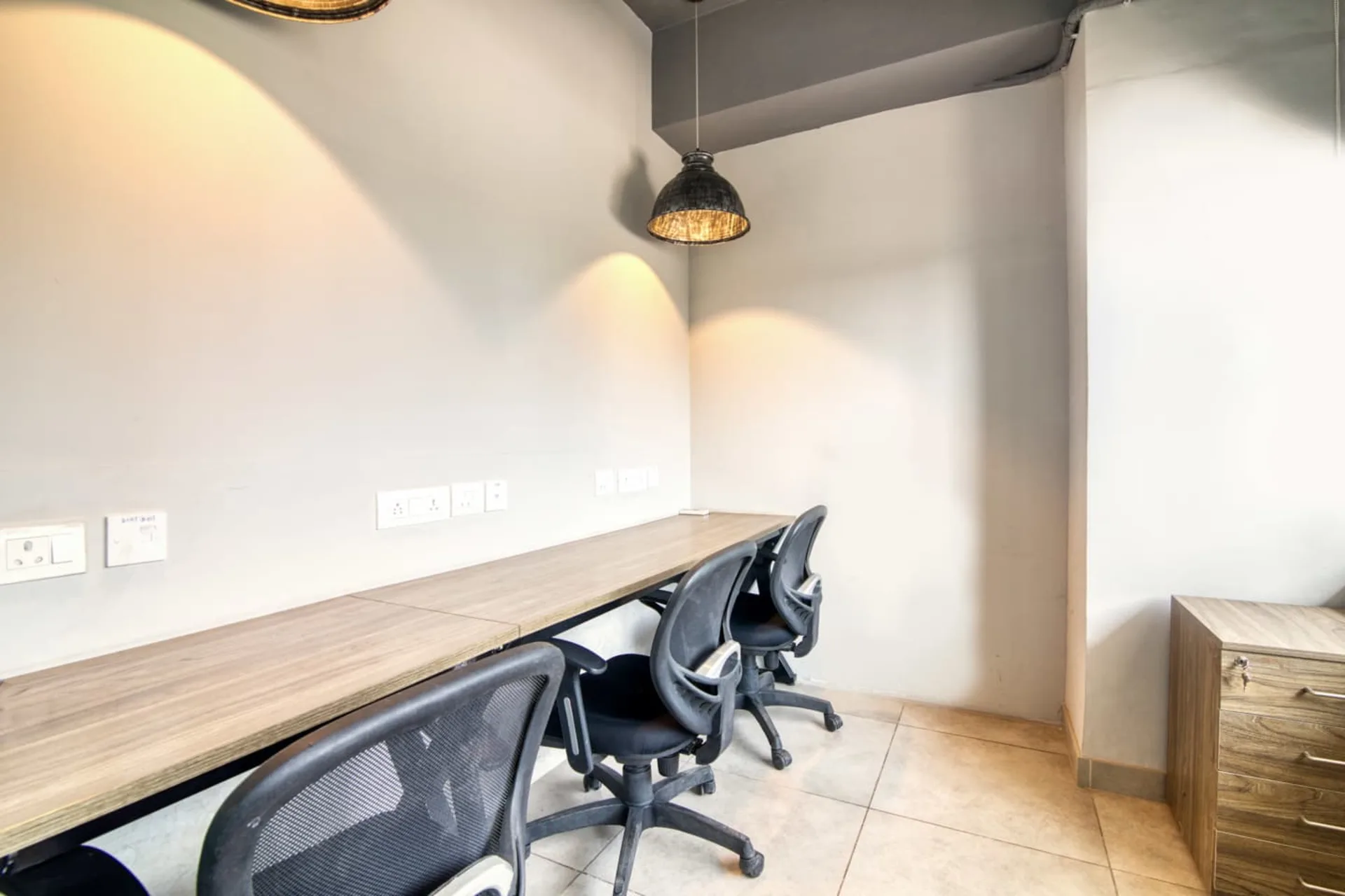 Rworkspaces - Vardhman Trade Centre 2