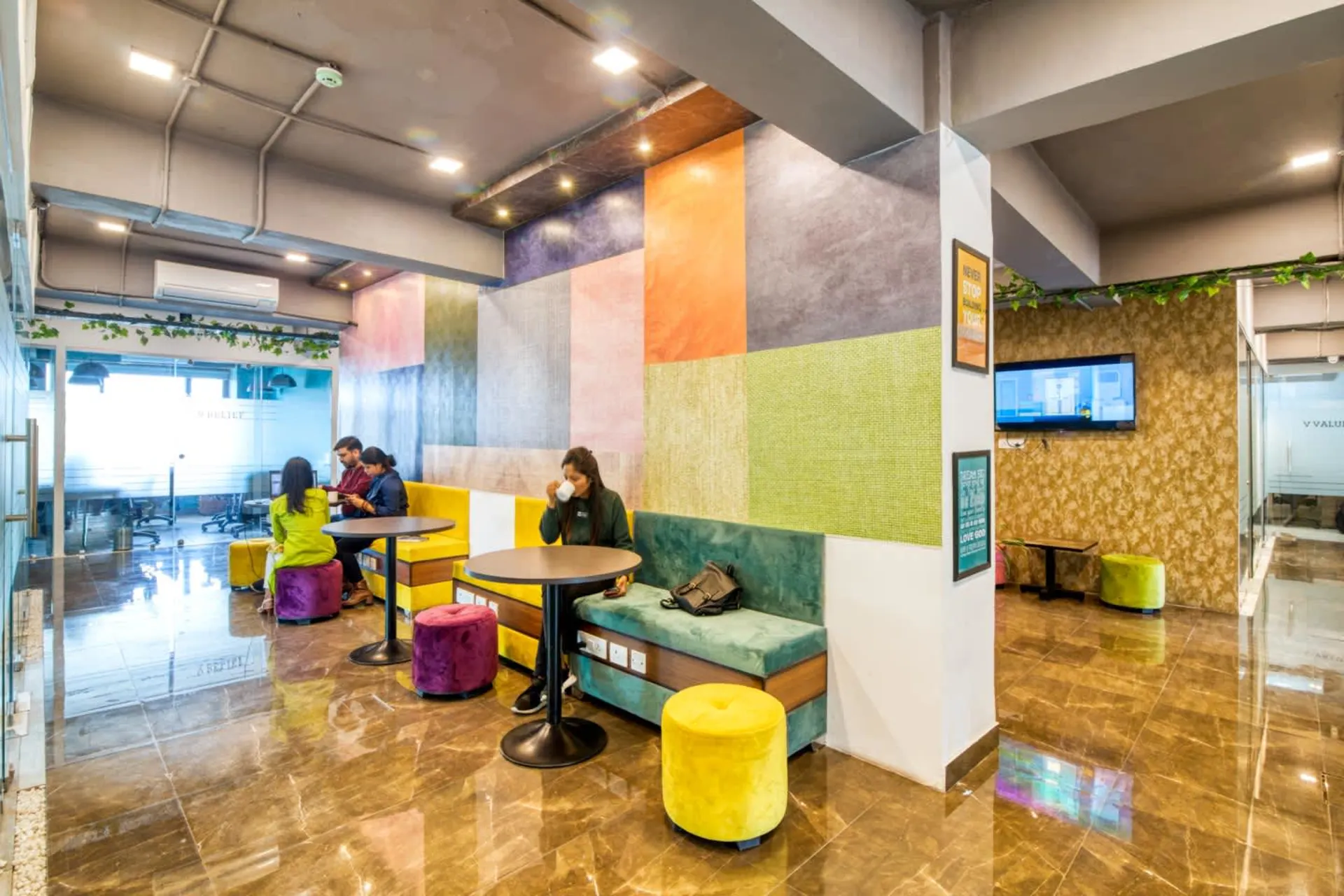 Rworkspaces - Vardhman Trade Centre 5