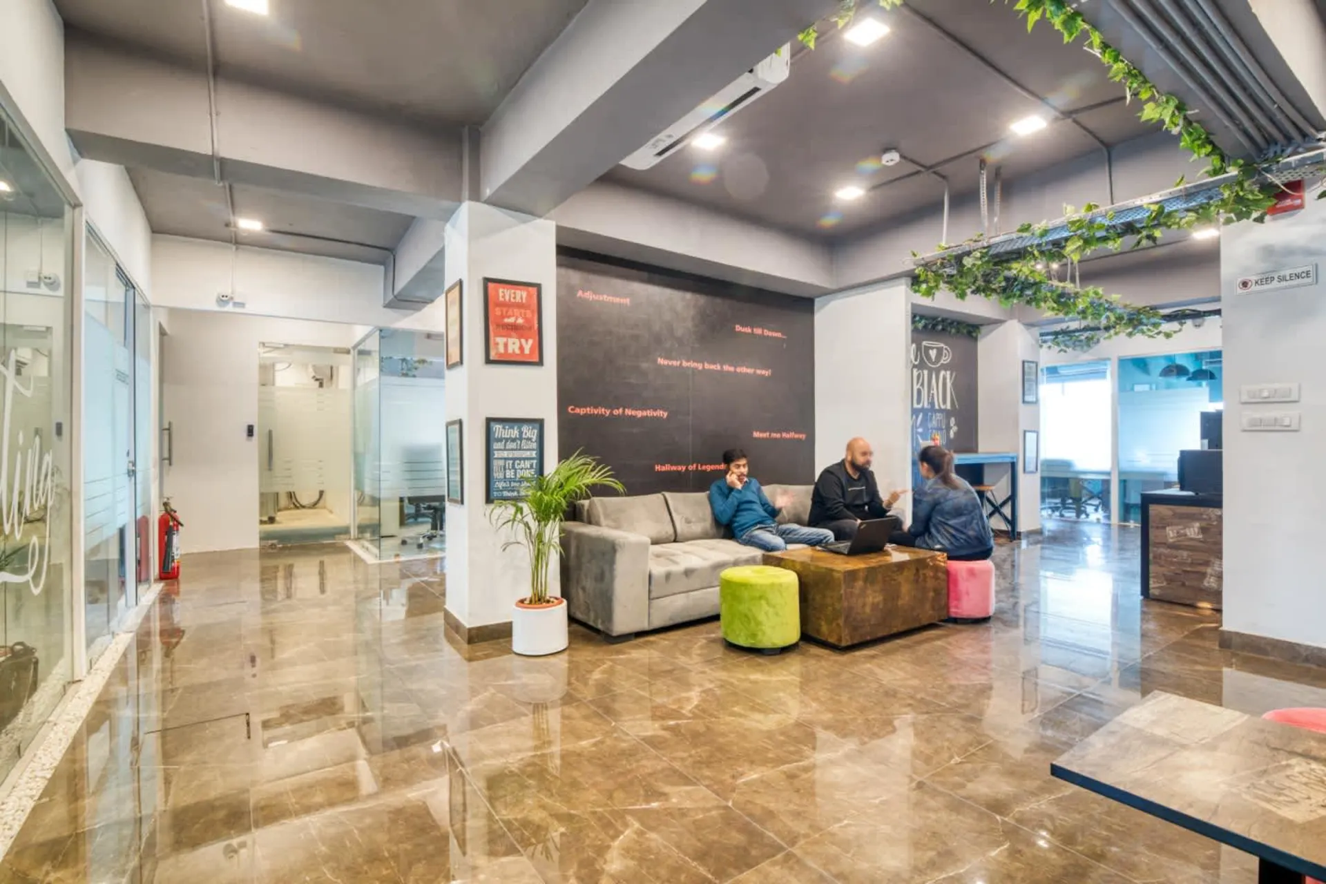 Rworkspaces - Vardhman Trade Centre 6