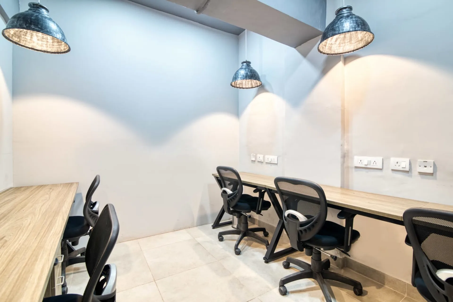 Rworkspaces - Vardhman Trade Centre