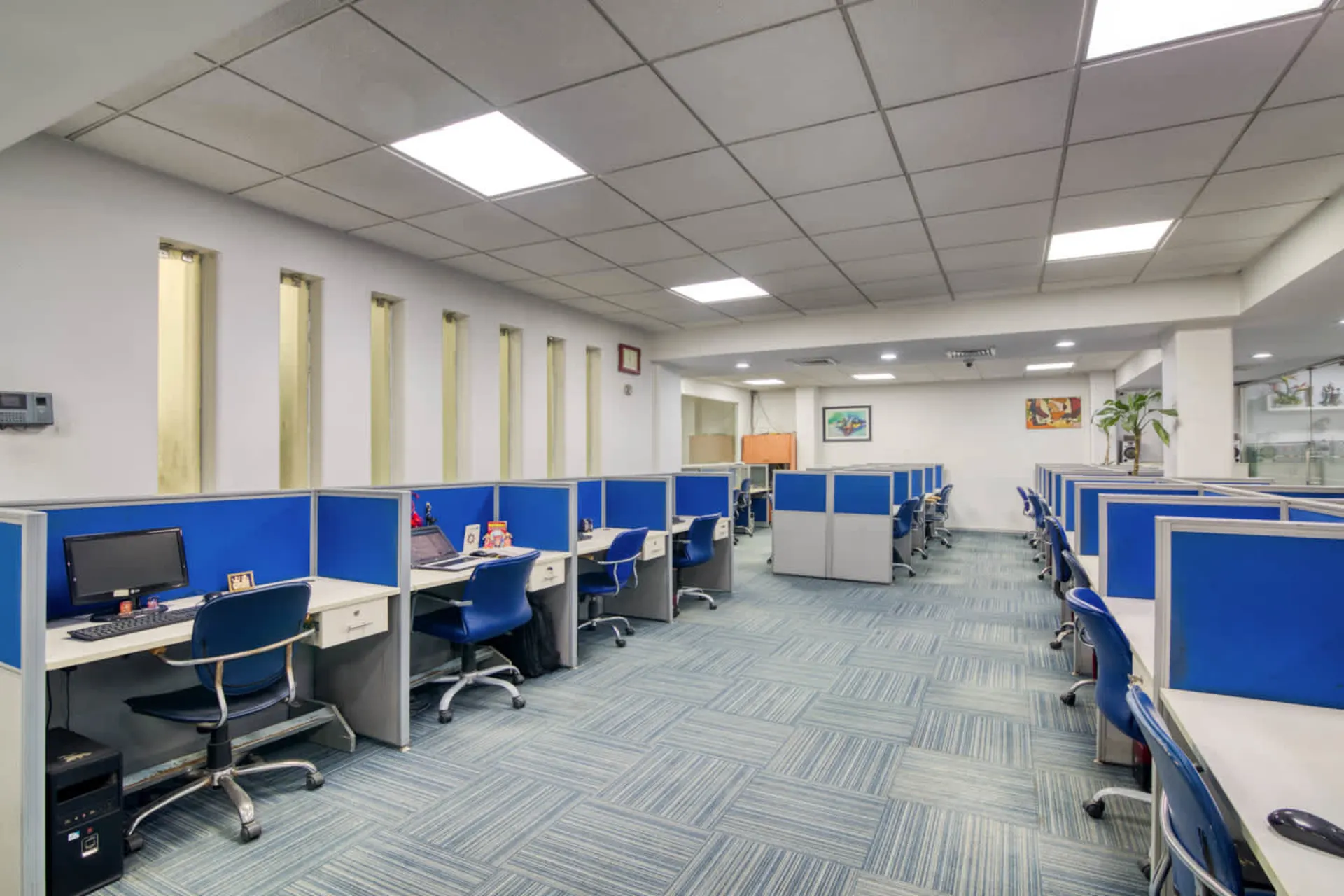 Symmetrical Coworking 8