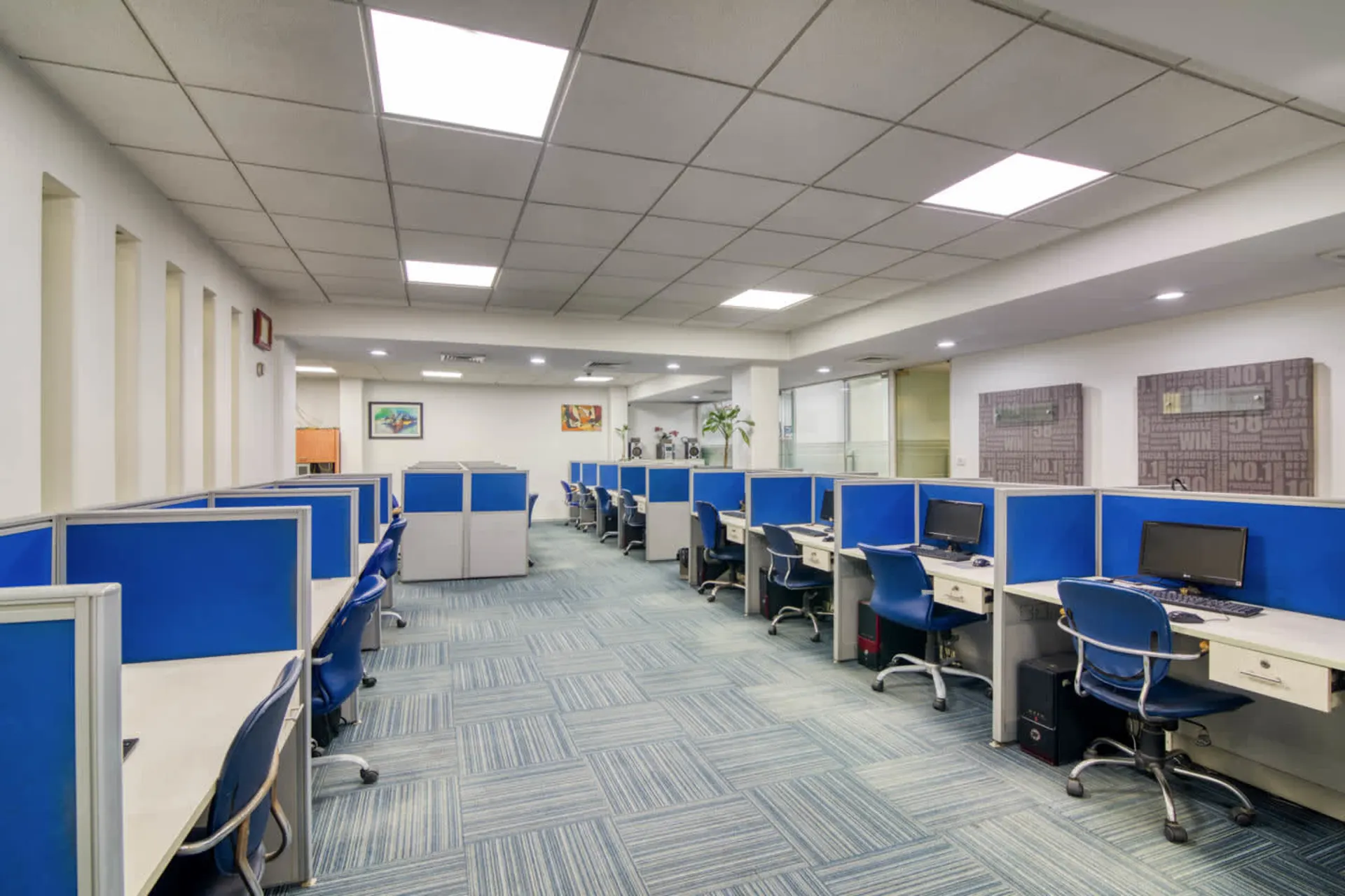 Symmetrical Coworking 9