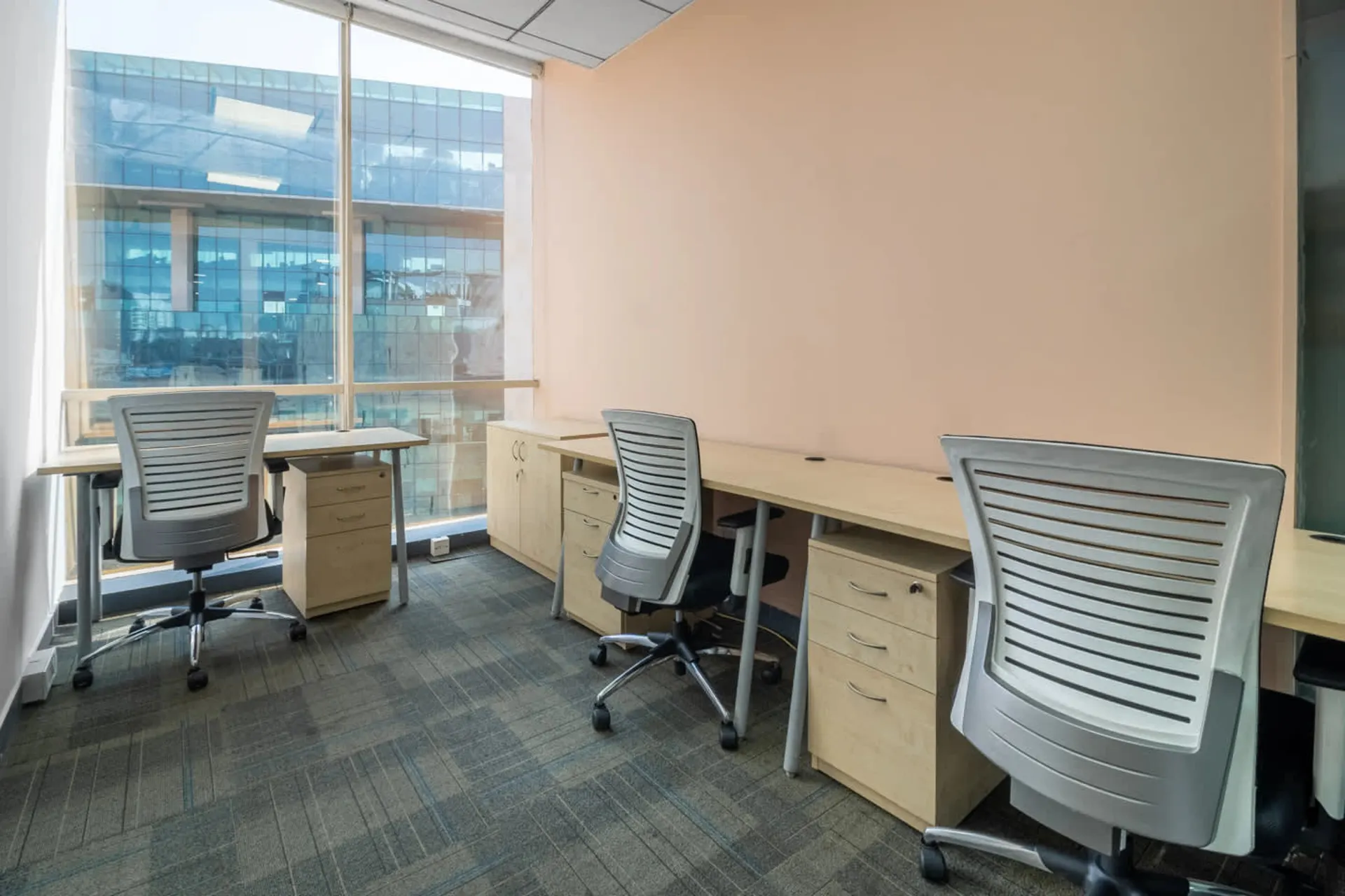 Regus 3
